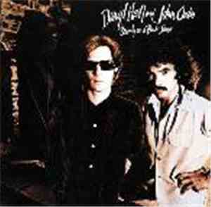 Daryl Hall And John Oates - Beauty On A Back Street