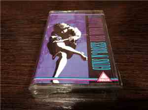 Guns N' Roses - Use Your Illusion