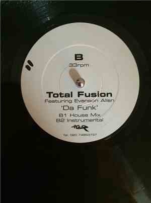 Total Fusion Featuring Evenson Allen - Da Funk
