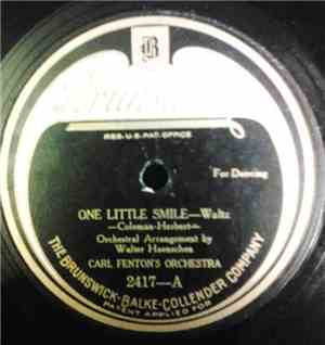 Carl Fenton's Orchestra - One Little Smile / Mellow Moon