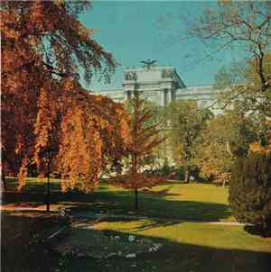 Robert Stolz & The Vienna Symphony Orchestra - Music Of Vienna (Volume 5)