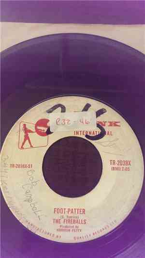 The Fireballs - Foot-Patter / Kissin'