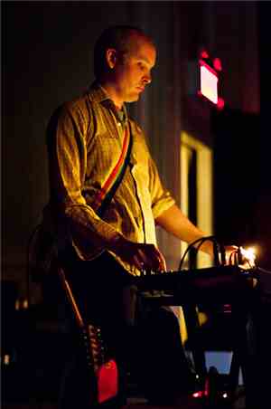 Brian McBride Of Stars Of The Lid - Live Dublab Performance (12.21.05)