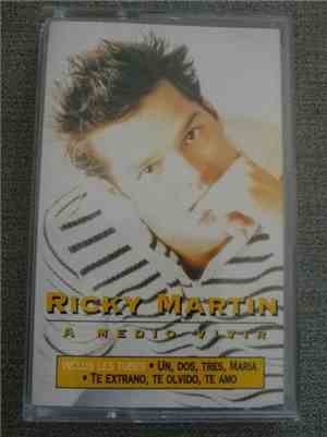 Ricky Martin - A Medio Vivir