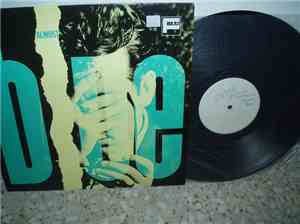 Elvis Costello & The Attractions - Almost Blue