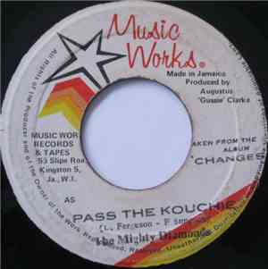 The Mighty Diamonds - Pass The Kouchie
