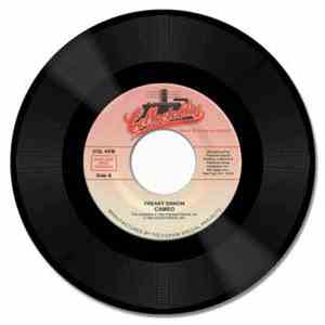 Cameo - Freaky Dancin / Attack Me With Your Love
