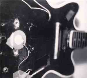 Alan Courtis - Unstringed Guitar & Cymbals