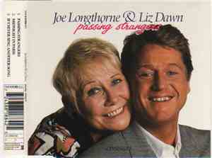 Joe Longthorne & Liz Dawn - Passing Strangers