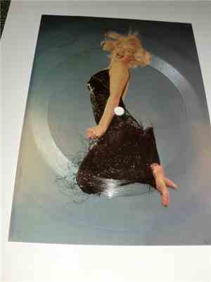 Marilyn Monroe - Diamonds Are A Girls Best Friend