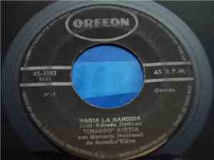Charro Avitia Con El Mariachi 
