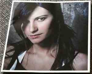 Laura Pausini - Resta In Ascolto