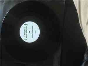 Chanelle / 49ers - One Man (Hank Scorpio Remix) / Move Your Feet (Nurlan Se ...