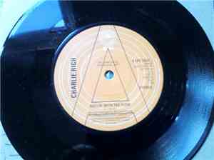 Charlie Rich - Rollin' With The Flow / To Sing A Love Song