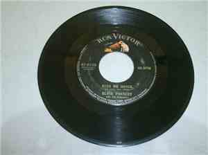 Elvis Presley - Kiss Me Quick