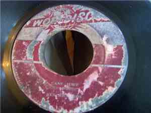 Bunnie & Skitter / Ken Richards  - Chicken & Slider / Cane Juice