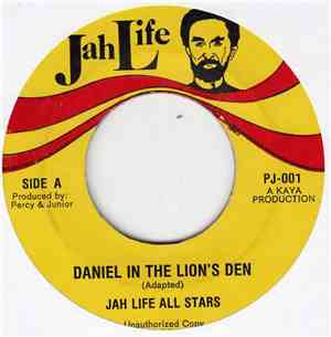 Jah Life All Stars  / Iton Dread - Daniel In The Lion's Den / Earth Is The  ...