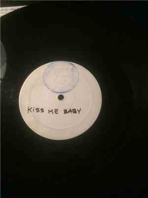 Steve Bloom  - Kiss Me Baby
