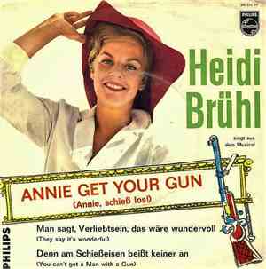 Heidi Brühl - Man Sagt, Verliebtsein, Das Wäre Wundervoll