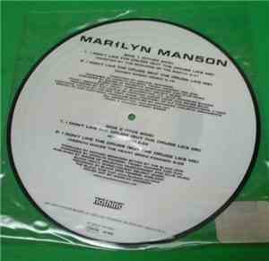 Mar1lyn Man5o1 - I Don't Like The Drugs (But The Drugs Like Me)